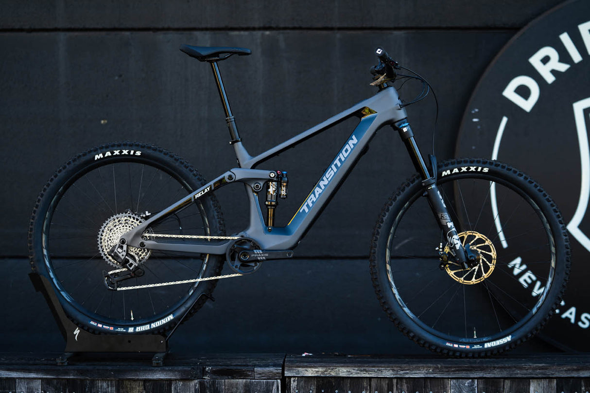 Transition Relay Carbon Large (BRAND NEW) - EOFY Deal!