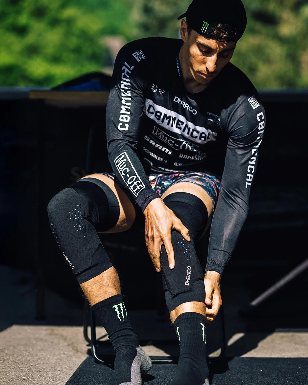 DHARCO Gravity Knee Pads