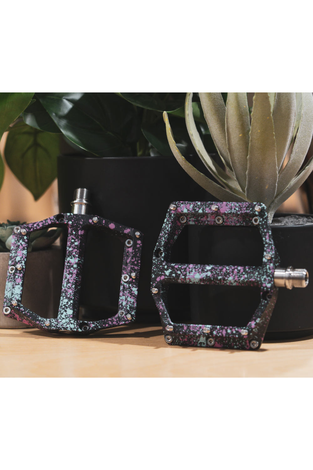 UNITE CO Instinct Pedals - Customer Splatter Blue/Pink