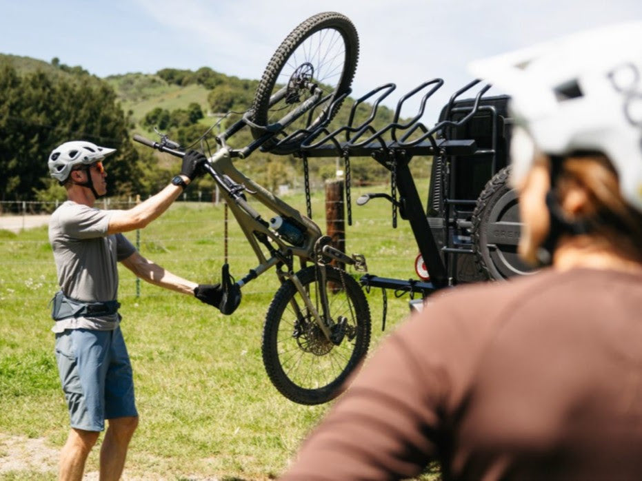 THULE ReVert Vertical Bike Car Rack (6 Bikes)