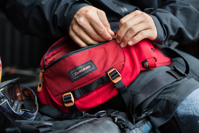 Dakine hub top sling bag